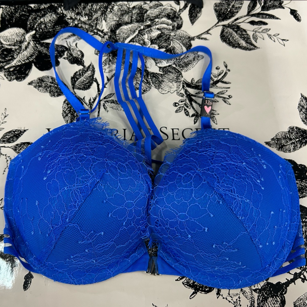 NWT Victoria’s Secret PUsh Up Bra SIZE 32D